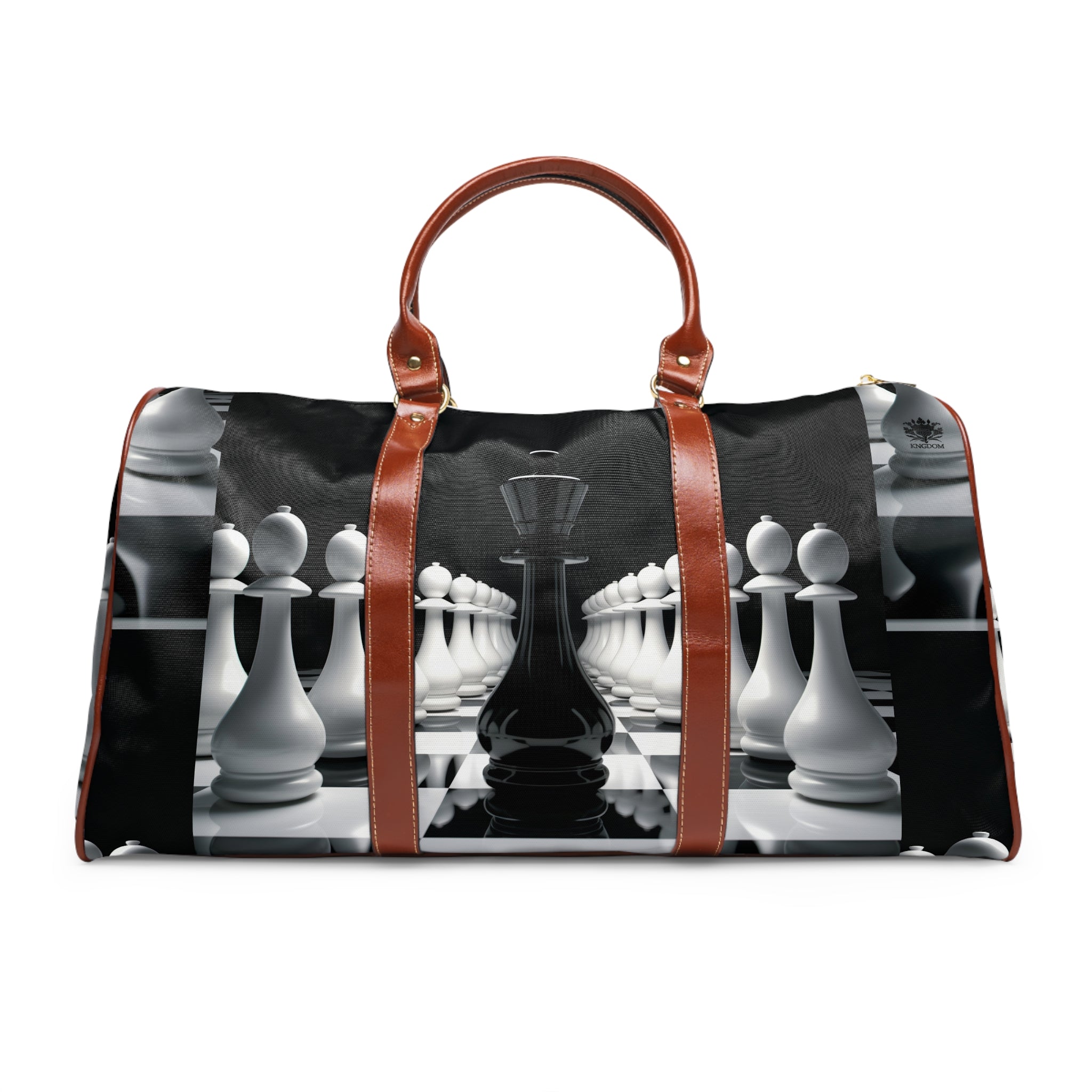 &quot;CHECKMATE&quot;: bolso de viaje impermeable de piel vegana con logotipo de Kingdom en negro 