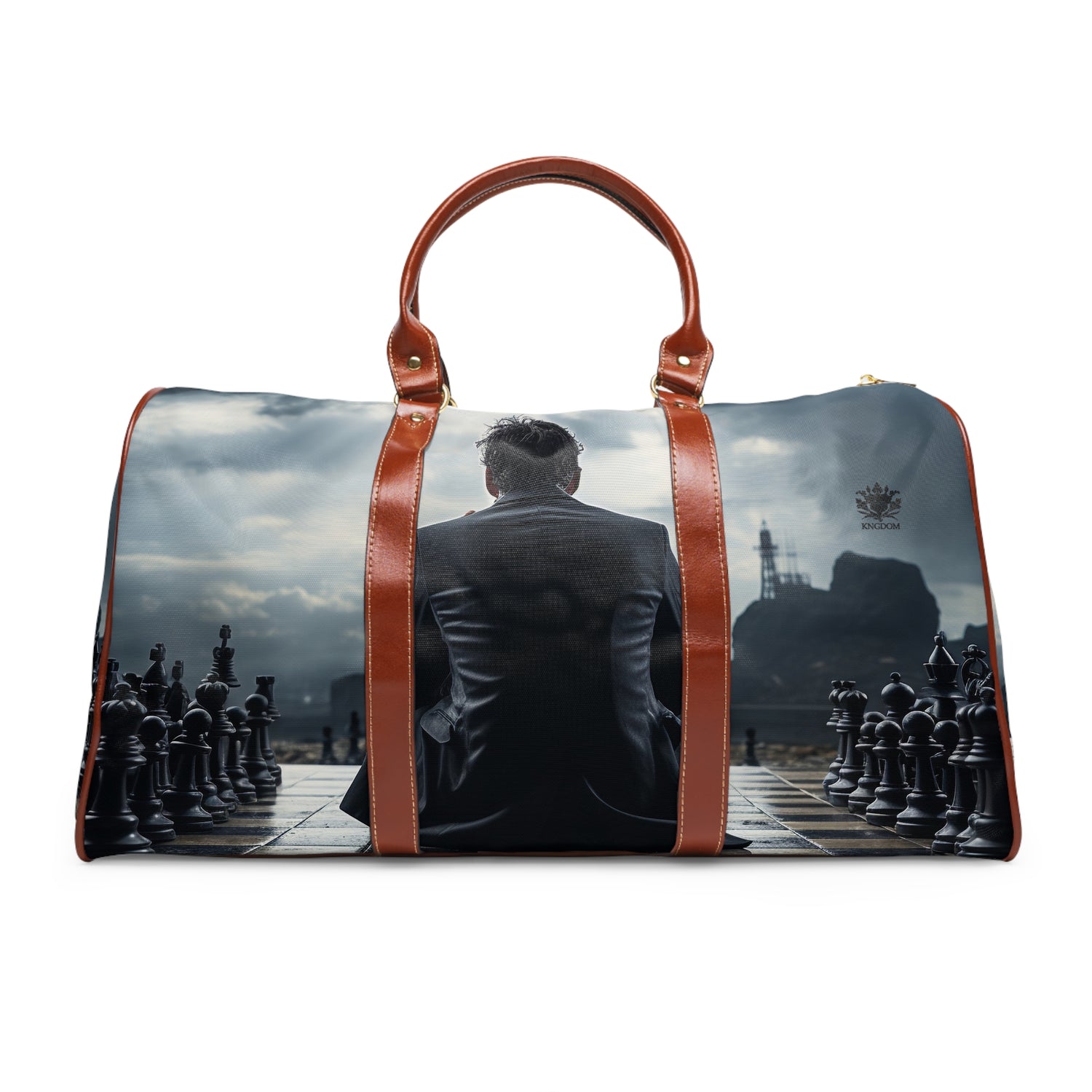 &quot;CHECKMATE&quot;: bolso de viaje impermeable de piel vegana con logotipo de Kingdom en negro 